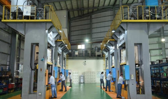 油壓式沖床 400T~600T